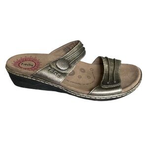 TAOS Women’s Imagine Leather Arch Support Sandas 8
